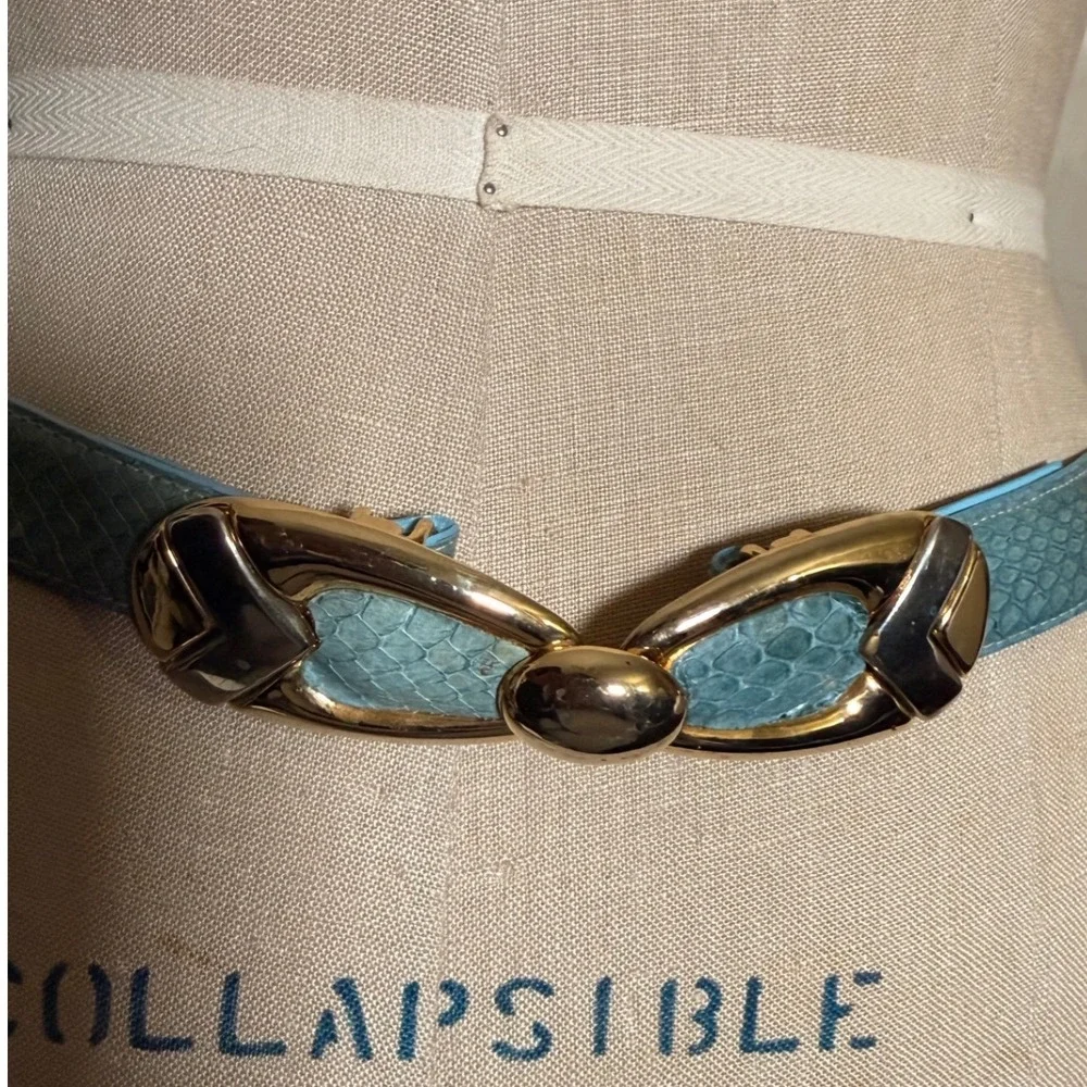 Dame Vintage Genuine Snakeskin Belt Lt Blue Gold Silver Buckle Size ML